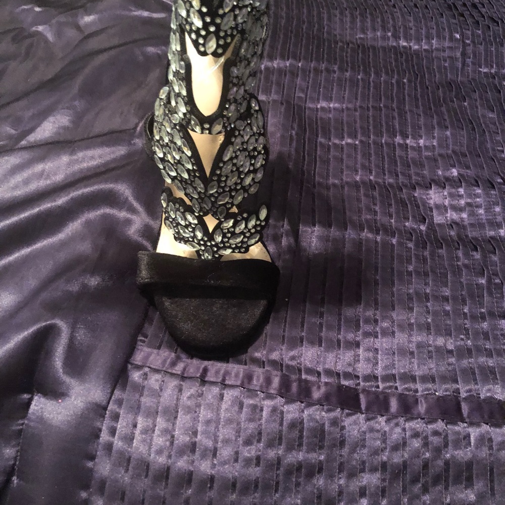 Shoes - Picture 4 of 5